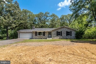 6350 Port Tobacco Rd in Welcome, MD - Foto de edificio - Building Photo