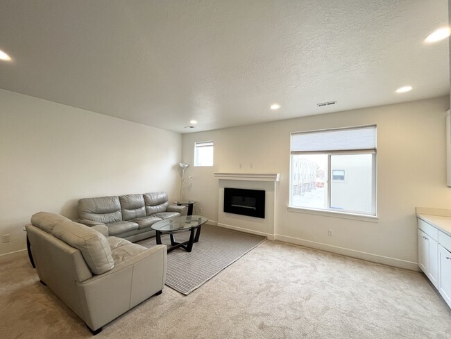 property at 3883 Komenda Ct