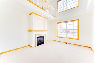 1968 Bluestem Ln in Shoreview, MN - Building Photo - Building Photo