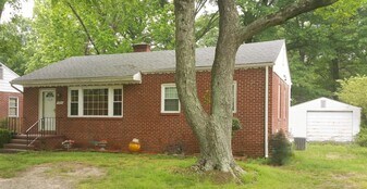 5534 Orcutt Ln in Richmond, VA - Building Photo