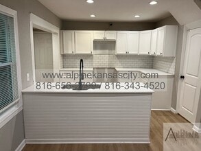 5647 Euclid Ave in Kansas City, MO - Building Photo - Building Photo