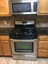 216 E Rische St in San Antonio, TX - Building Photo - Building Photo