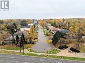 233 Beecroft Rd in Toronto, ON - Building Photo