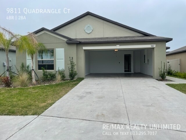9811 Quadrangle Ct in Sun City Center, FL - Building Photo