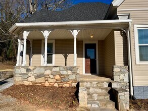 46 N Thomason St in Old Fort, NC - Building Photo - Building Photo