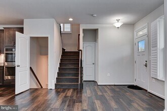 208 Embrey Mill Rd in Stafford, VA - Building Photo - Building Photo
