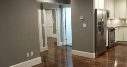 384 Langley Rd, Unit 304 in Newton, MA - Building Photo - Building Photo