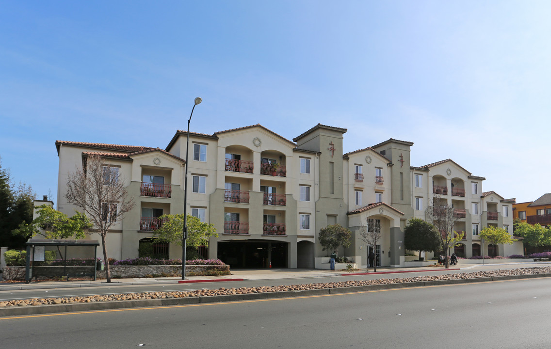 Montevista Senior in San Pablo, CA - Foto de edificio