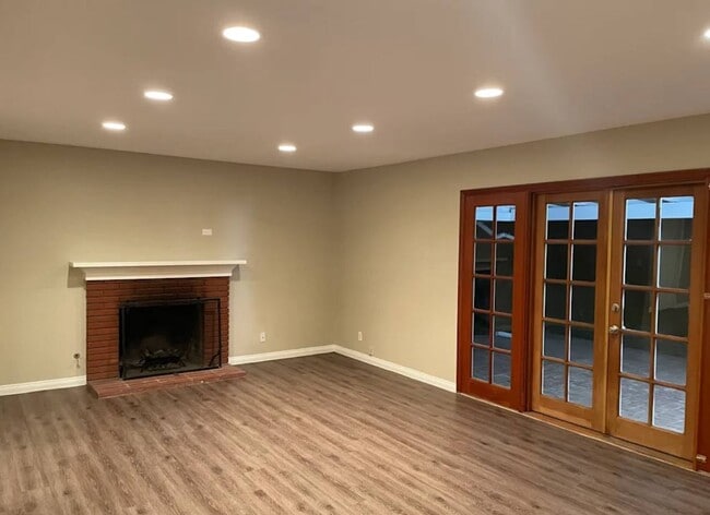 22330 Victory Blvd in Woodland Hills, CA - Building Photo - Building Photo