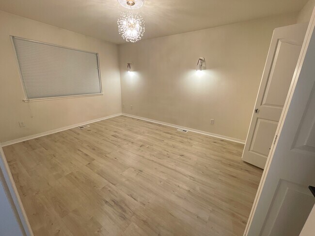 7059 Fairweather Park Loop in Anchorage, AK - Building Photo - Building Photo