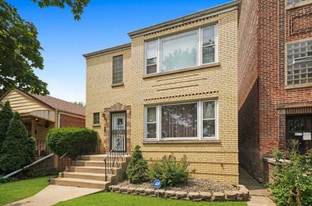 10324 S Vernon Ave in Chicago, IL - Building Photo