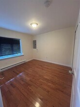 20 W 14th Rd in Queens, NY - Building Photo - Building Photo