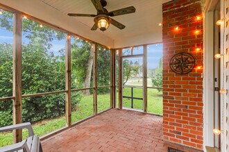 1609 Lucerne Way in New Bern, NC - Building Photo - Building Photo