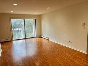 2 Villa Verde Dr in Buffalo Grove, IL - Foto de edificio - Building Photo