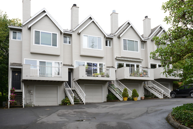 1-7 SW Erasmus Ct in Lake Oswego, OR - Building Photo - Building Photo