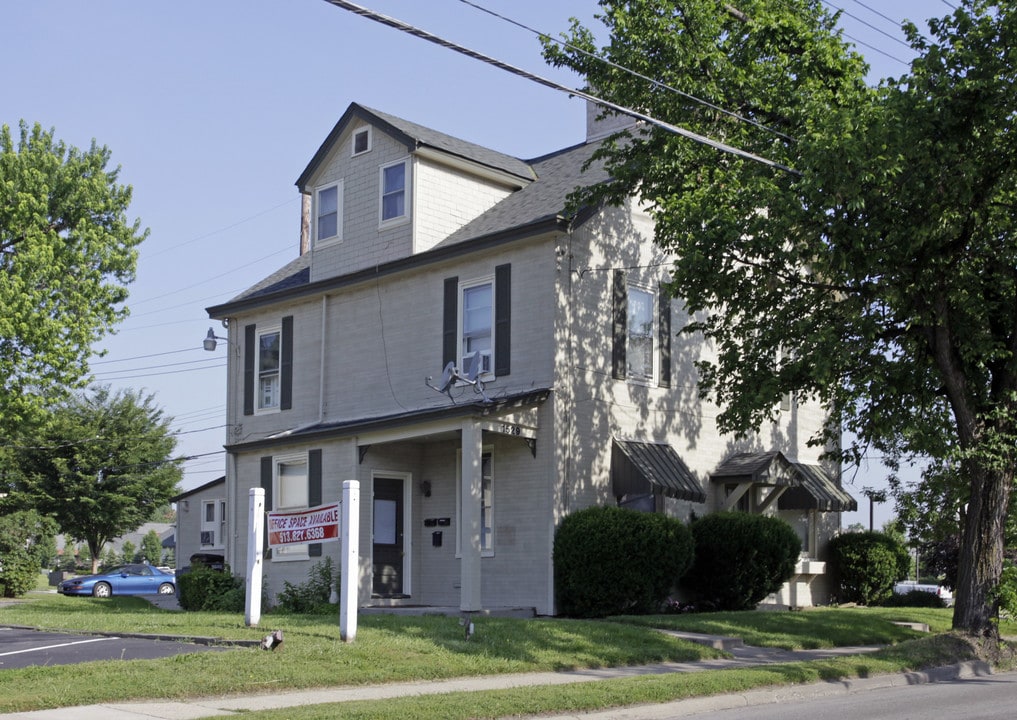 1529 Springfield Pike in Cincinnati, OH - Foto de edificio