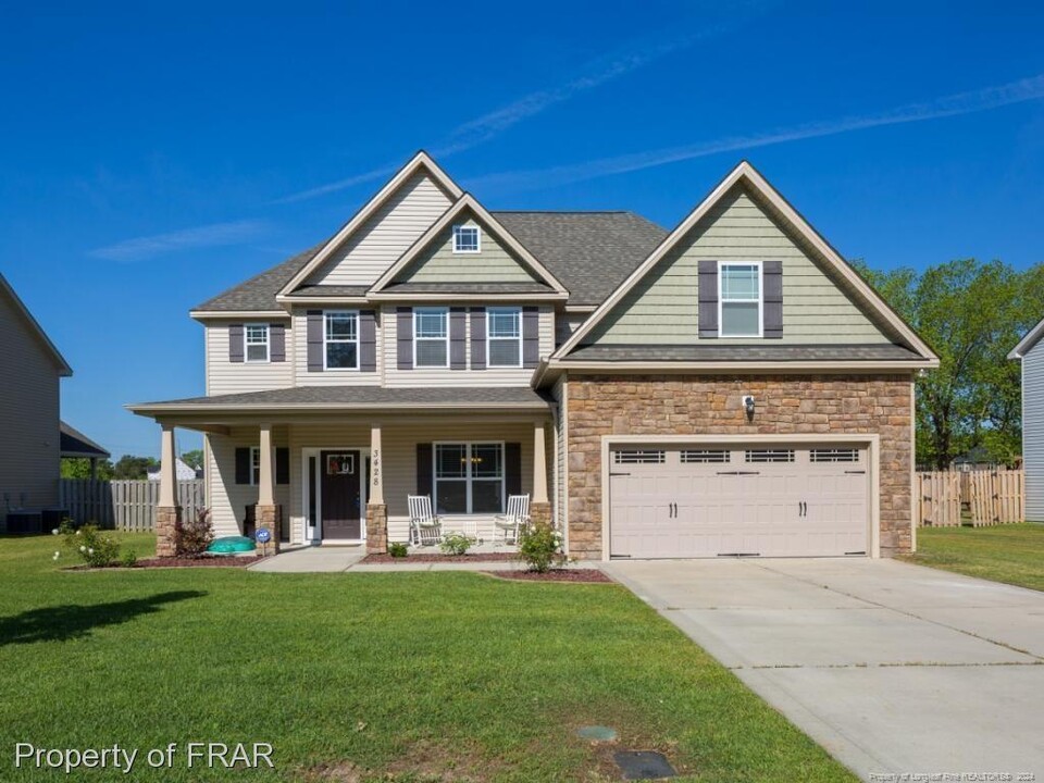 3428 Summer Cove Dr in Fayetteville, NC - Foto de edificio