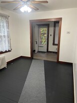 558 Stewart St in Turtle Creek, PA - Building Photo