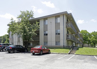 Villa Alegre Apartamentos in Kansas City, KS - Building Photo - Building Photo