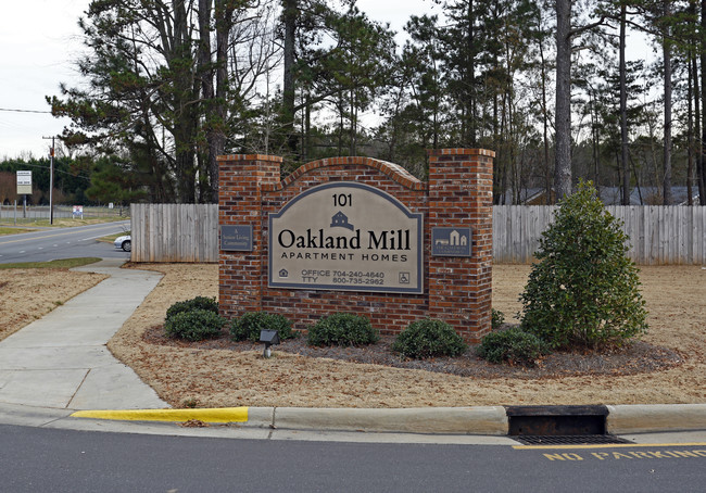 Oakland Mill Apartment Homes in Lincolnton, NC - Building Photo - Building Photo