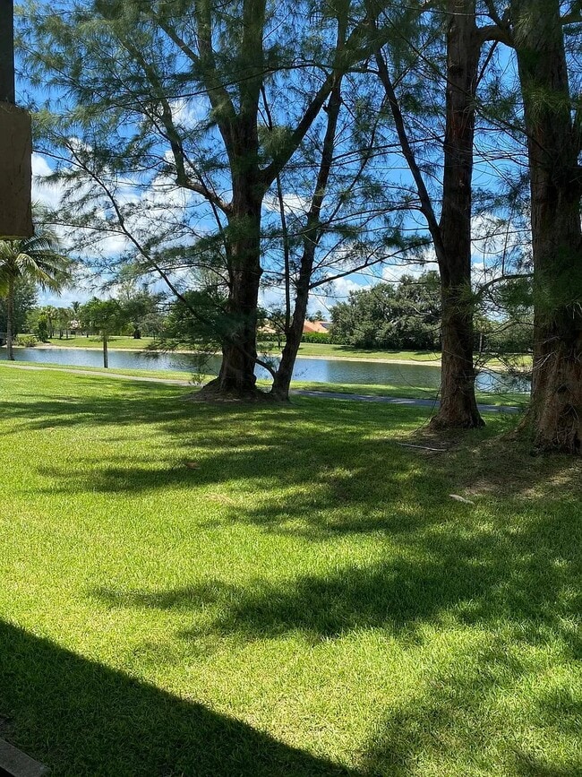 21900 Lake Forest Cir