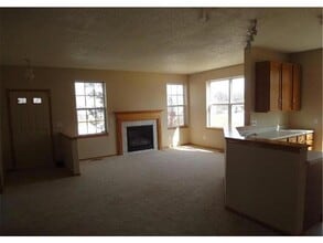 9012 Garland Ln N in Maple Grove, MN - Building Photo - Building Photo