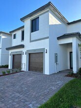 13637 SW 157th Pl in Miami, FL - Building Photo - Building Photo