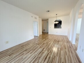 3326 Robert Trent Jones Dr in Orlando, FL - Building Photo - Building Photo