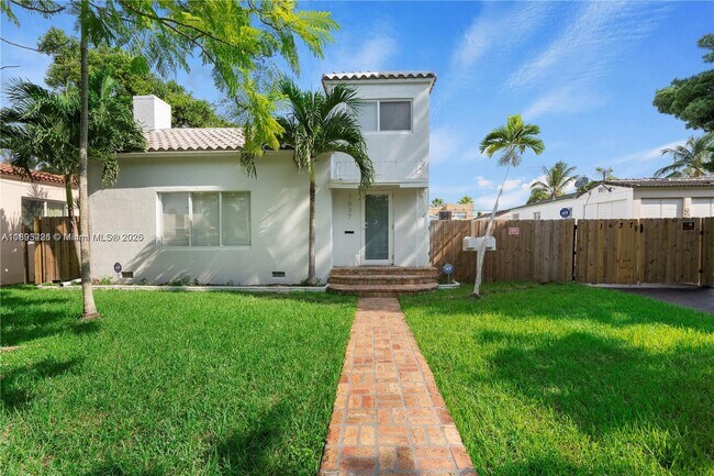 1637 Jackson St in Hollywood, FL - Building Photo - Building Photo