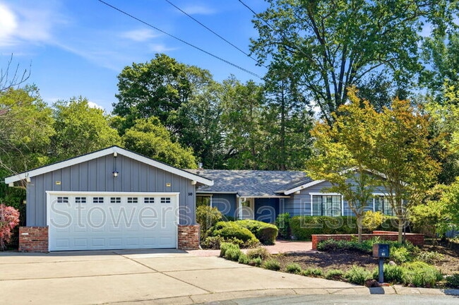 property at 10 Corte Del Rey