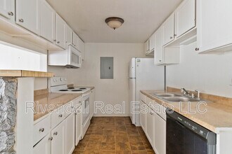 18051 E Kentucky Ave in Aurora, CO - Building Photo - Building Photo