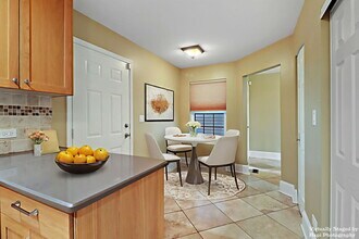 128 Pembroke Cir in Lake Bluff, IL - Building Photo - Building Photo