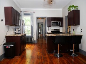 140 Trenton St in Boston, MA - Foto de edificio - Building Photo