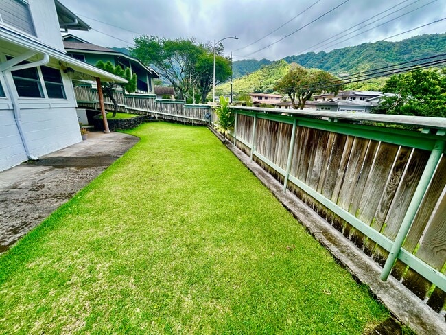 property at 3386 Manoa Rd