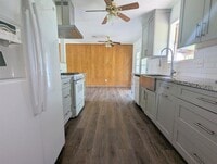 988 Jeffcote Rd photo'