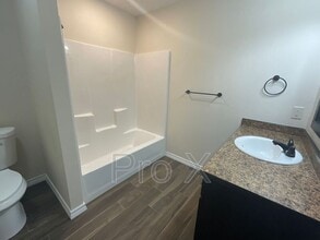 606 Easton Dr in Webb City, MO - Building Photo - Building Photo