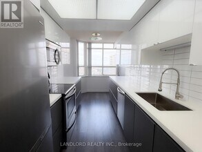 30 Malta Ave. in Brampton, ON - Building Photo - Building Photo