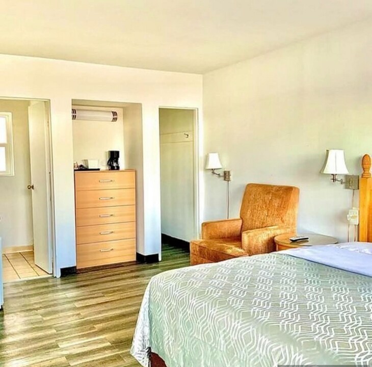 316 S Pioneer Way in Moses Lake, WA - Foto de edificio