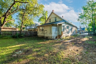 1329 N Wellington Pl in Wichita, KS - Building Photo - Building Photo