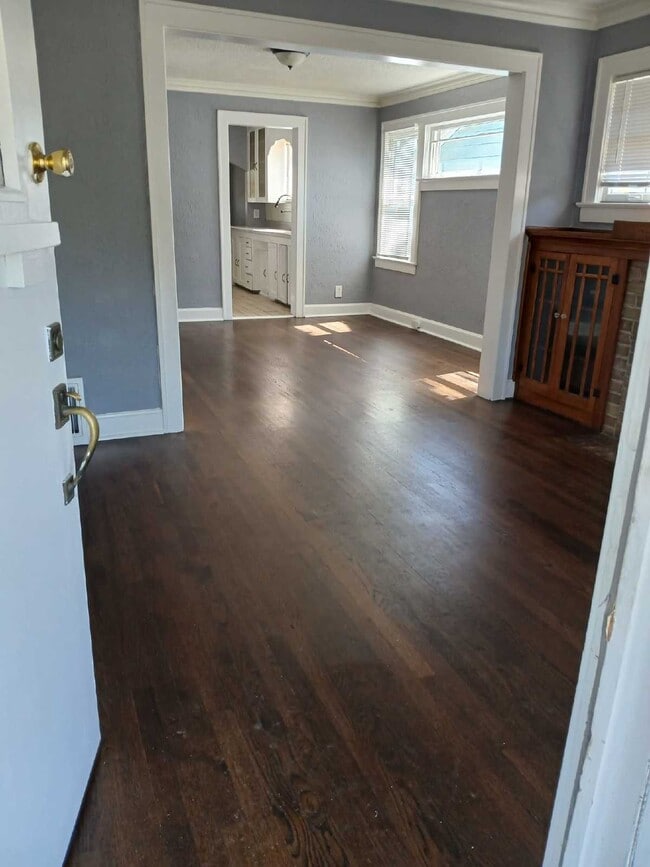 4129 College Ave in Kansas City, MO - Building Photo - Building Photo