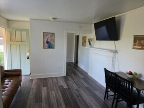 83 Rocky Slope Rd in Greenville, SC - Building Photo - Building Photo