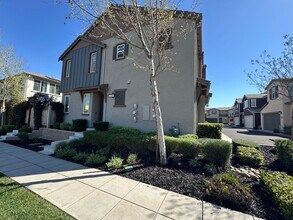 192 W Ramsey Dr in Tracy, CA - Building Photo - Building Photo