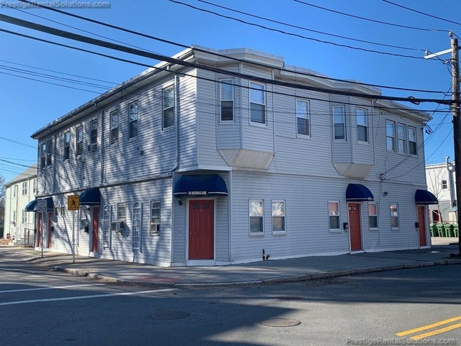 96 Nichols Ave, Unit B