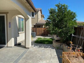 1164 Irvine St in Tracy, CA - Building Photo - Building Photo