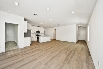 27458 Serene Pne Dr in Stagecoach, TX - Building Photo - Building Photo