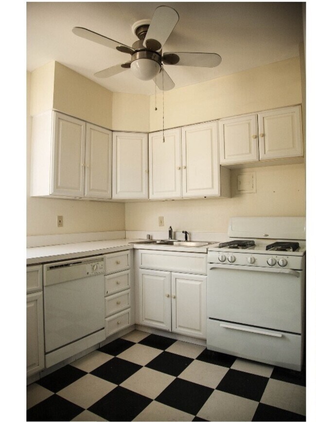 6401 Alamo Ave in Clayton, MO - Building Photo - Building Photo