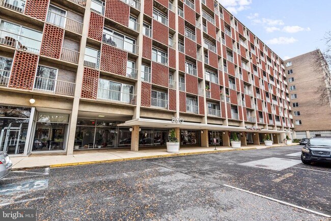 800 4th St SW in Washington, DC - Building Photo - Building Photo