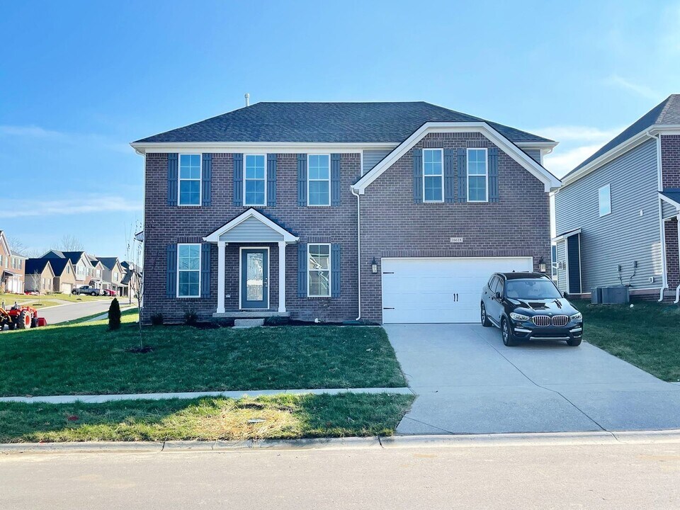 16618 Rockcrest View Ln in Louisville, KY - Building Photo