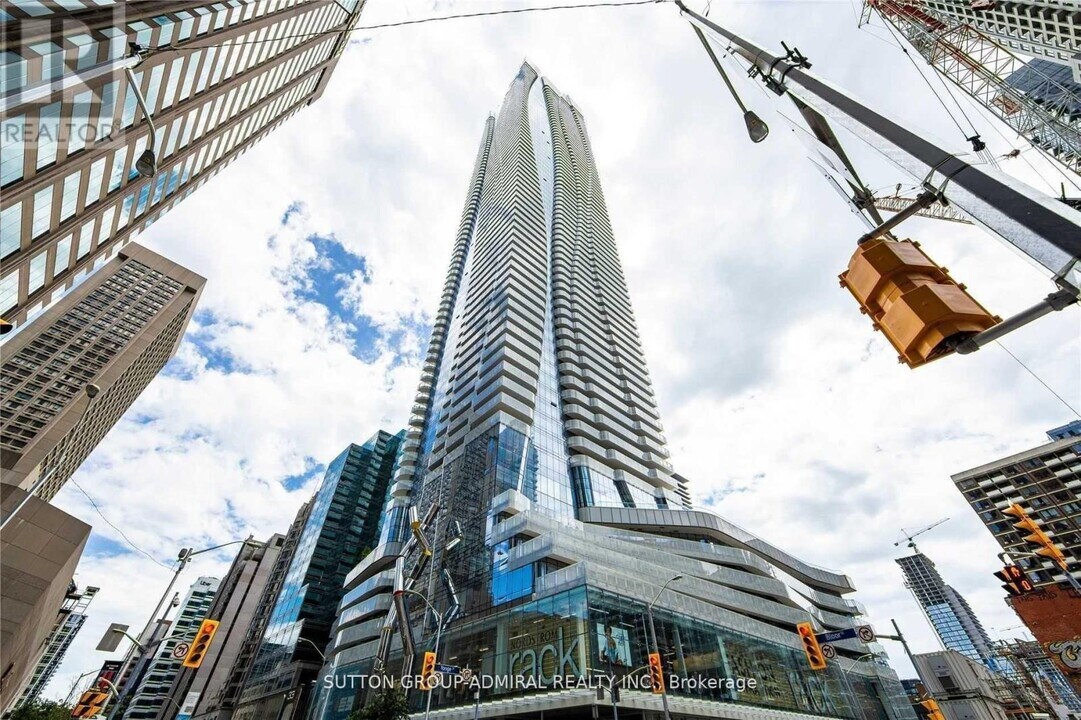 1 Bloor St E in Toronto, ON - Building Photo