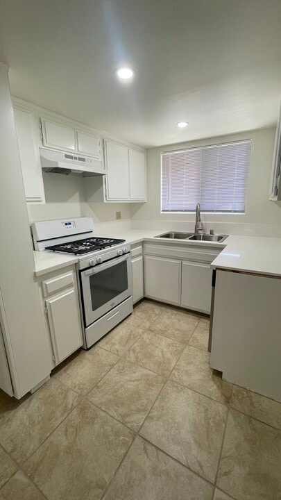 10123 Alondra Blvd, Unit 6 in Bellflower, CA - Building Photo